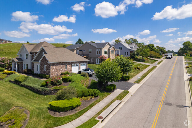 Mountain View’s homes often feature large windows to take advantage of the scenic views.