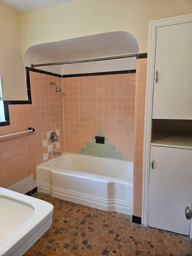 885 Paris Ave S unit B, Saint Petersburg, FL 33701 - photo 7