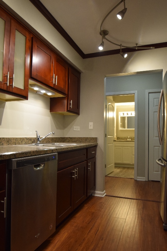 1425 Ashland Ave Unit 300, Des Plaines, IL 60016