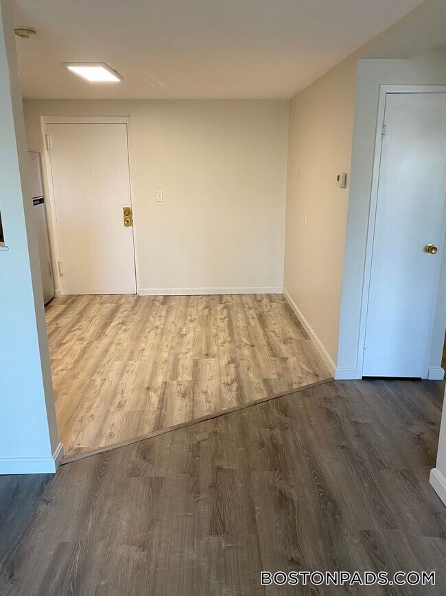 47 Princeton St Unit 202, Leominster, MA 01453