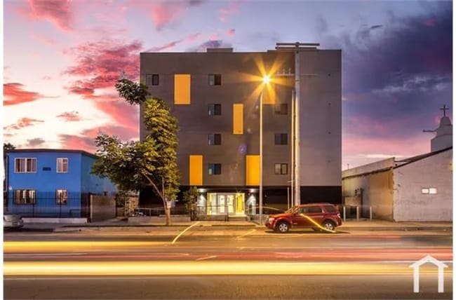 10705-09 Avalon Blvd., Los Angeles, CA 90061 - photo 2