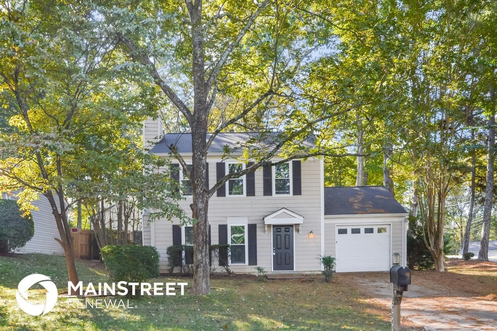 4599 Garden Hills Dr, Stone Mountain, GA 30083 - photo 1