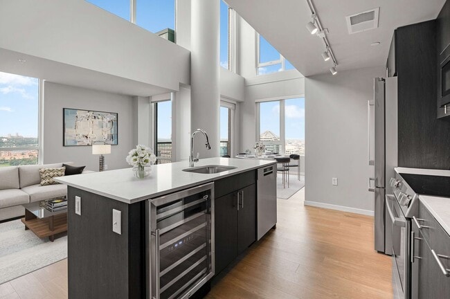 Cortland Rosslyn, Arlington, VA 22209 - photo 2