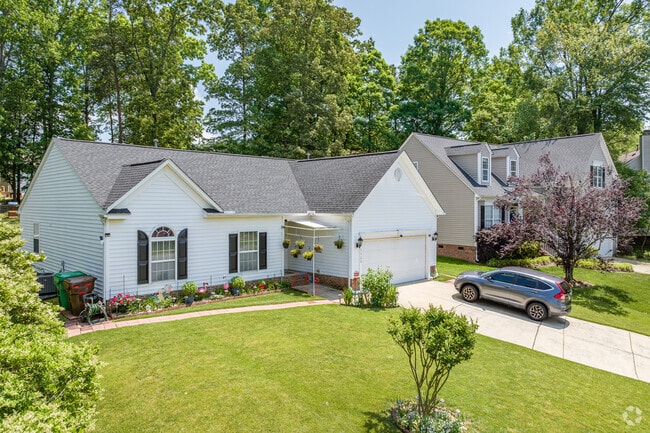 Nottingham streets boast a variety of architectural styles.