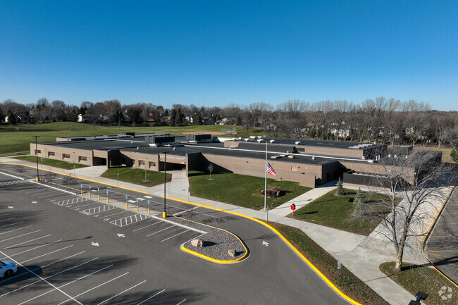 Huddleston Elementary has earned a grade of A- from Niche.