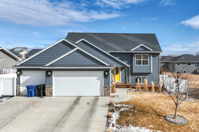 Many new homes in Dickinson are of the split level style.
