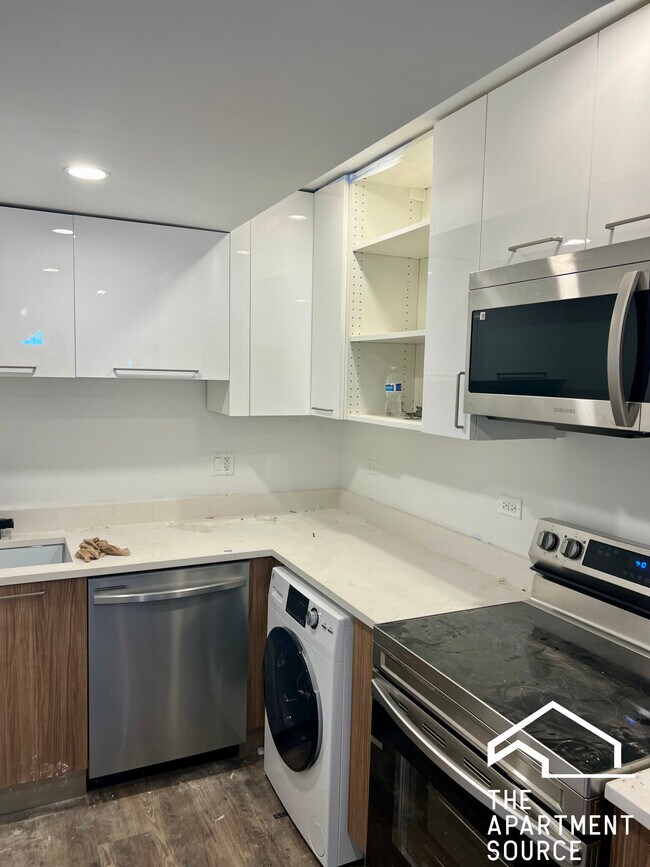 941 W Carmen Ave Unit 2, Chicago, IL 60640
