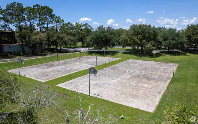 Andrew A. Robinson Elementary School provides multiple outdoor amenities to its students.