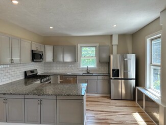 14 Lincoln Rd Unit 1, Newton, MA 02458