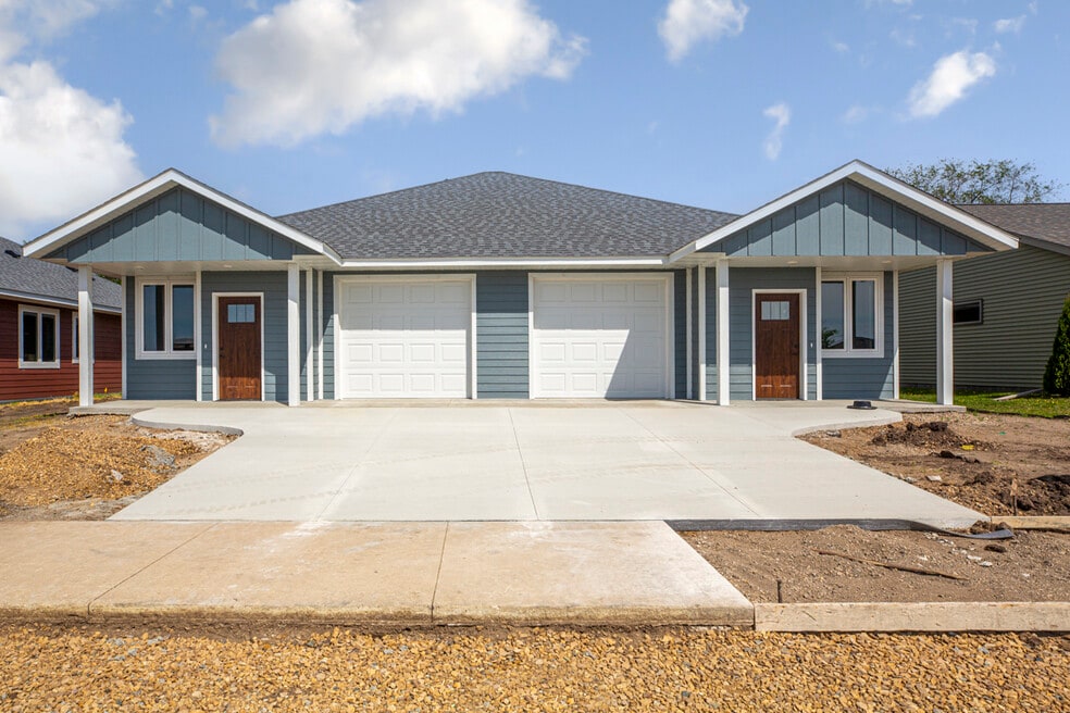 2019 Essler Dr, Saint Peter, MN 56082 - photo 1