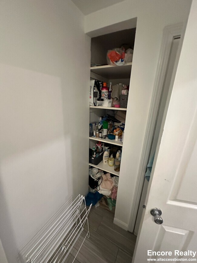 220 Hanover St unit 9, Boston, MA 02113 - photo 4