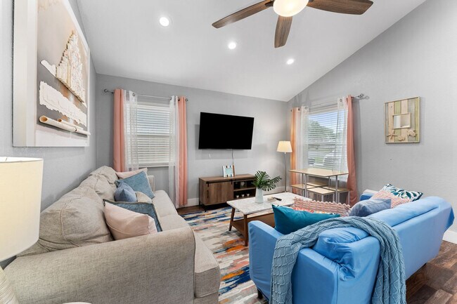 511 N Racine St unit ID1268431P, Rockport, TX 78382 - photo 7