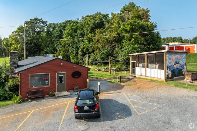 Savor tasty barbecue at County Smoak, a local gem near Richland Hills.