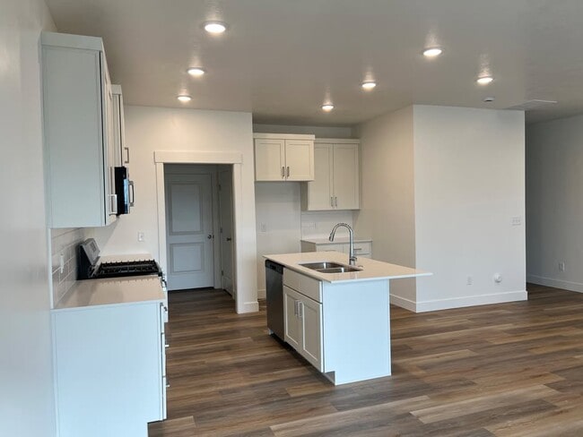 706 W 575 N, Smithfield, UT 84335 - photo 2