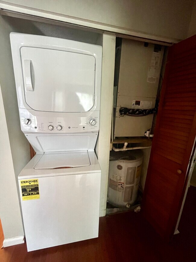 Washer/ Dryer Central AC