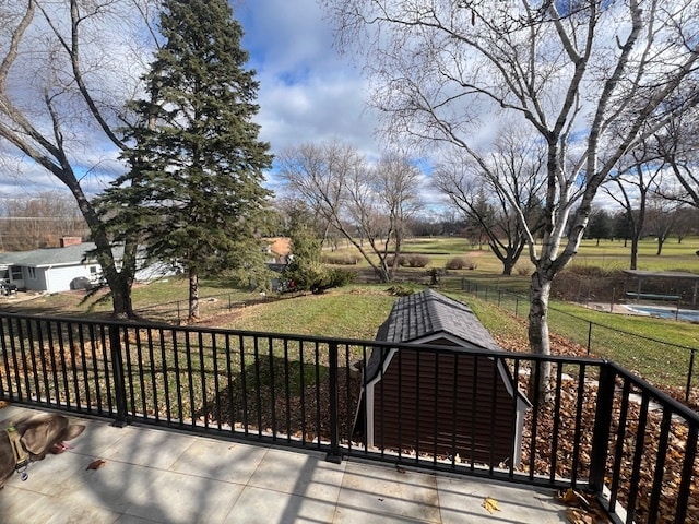 906 N Allen Ave, McHenry, IL 60050 - photo 2