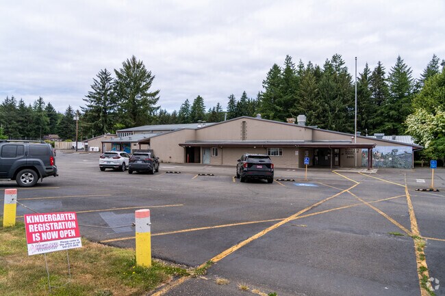 Students in Reedsport attend Highland Elementary School.
