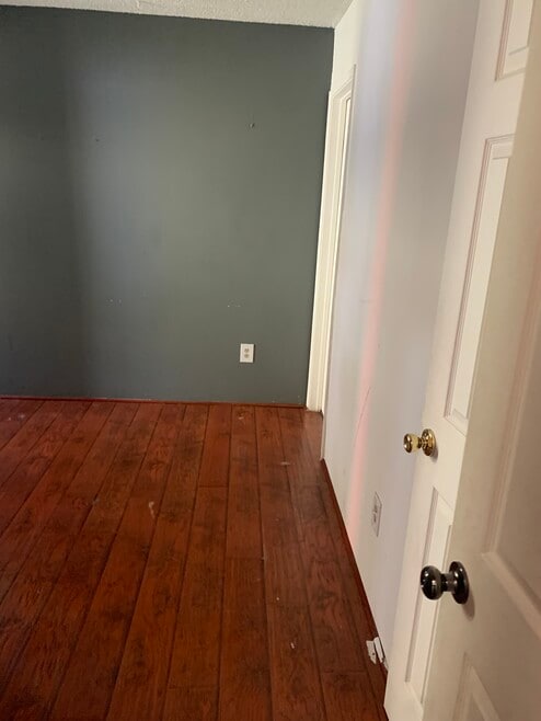 6151 Reseda Blvd unit 5, Tarzana, CA 91335 - photo 1