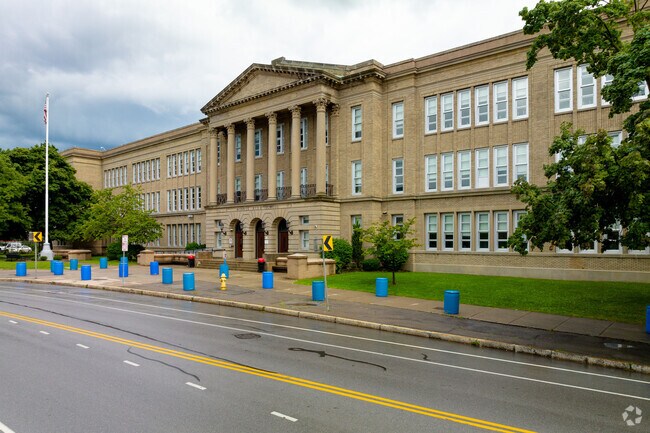 Exterior view of Monroe Lower School.