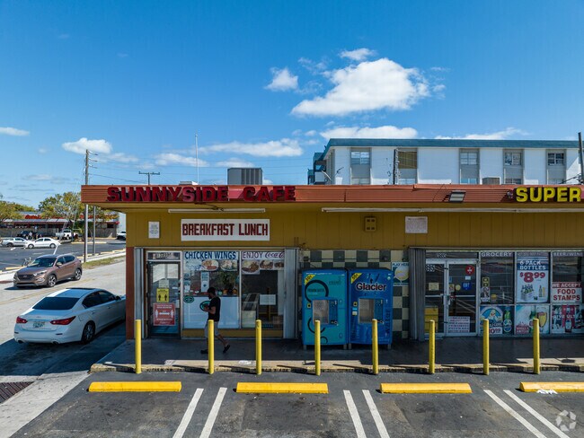 Sunnyside Café is a popular breakfast spot for residents in Biscayne Highlands.