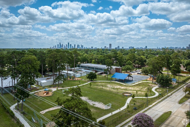 Sinclair Elementary School in Houston is a great choice for students who want to be in art.