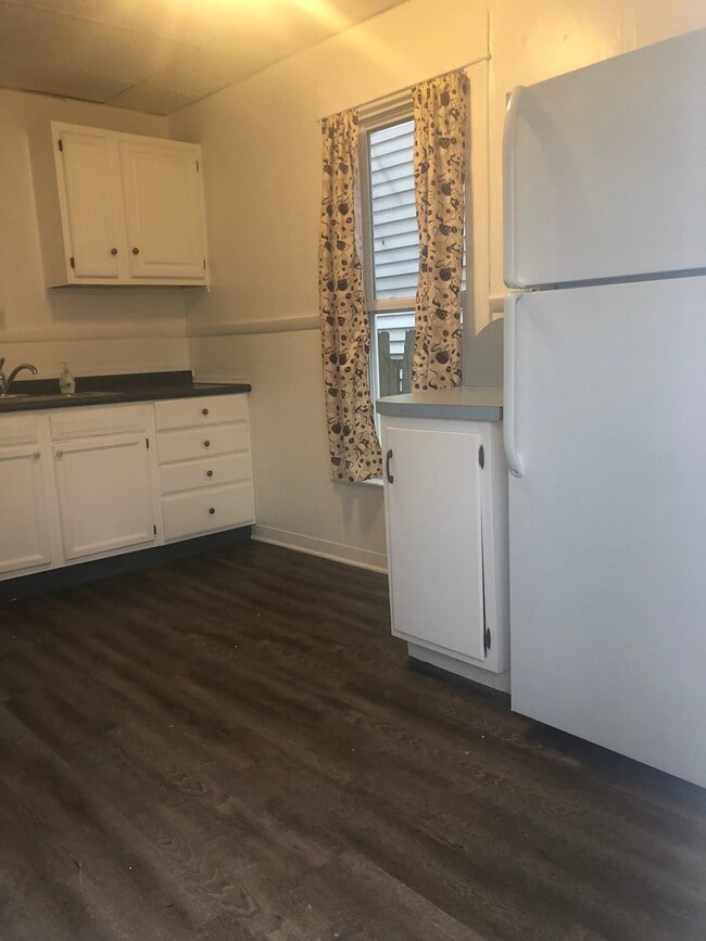 2202 Raspberry St, Erie, PA 16502 - photo 7