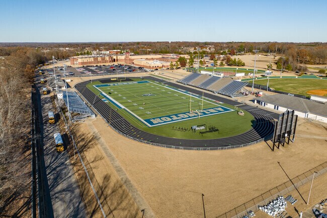Arlington High School has a 19-1 student-teacher ratio.