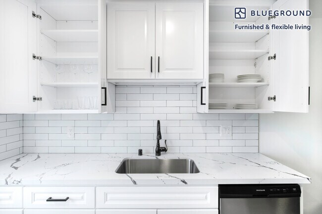 1231 S Bundy Dr unit FL1-ID126, Los Angeles, CA 90025 - photo 7