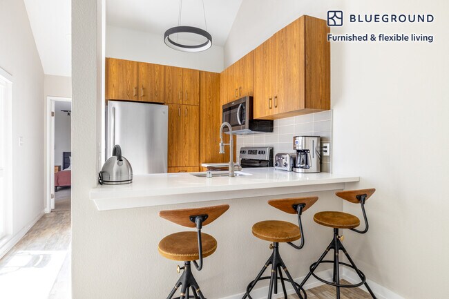 615 S Catalina Ave unit FL3-ID399, Redondo Beach, CA 90277 - photo 5