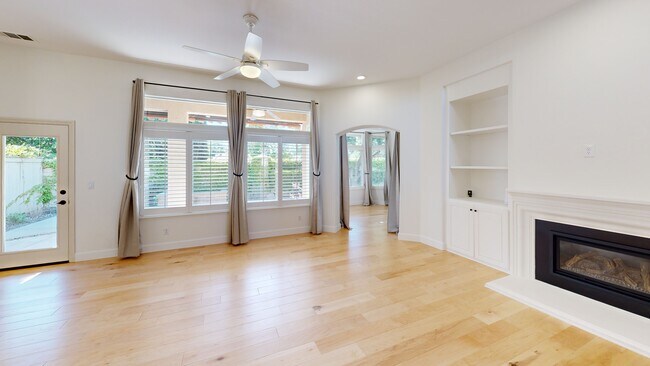 2189 W Via Delfini, Fresno, CA 93711 - photo 2