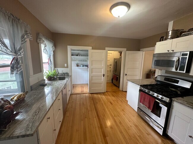 97 Lexington Ave unit 3, Cambridge, MA 02138 - photo 4