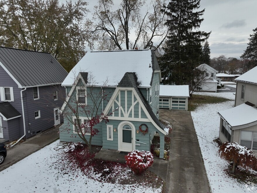 1105 S Webster St, Jackson, MI 49203 - photo 2
