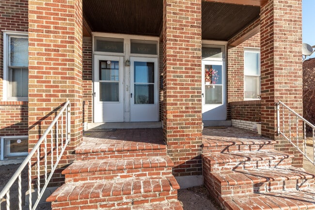 4989 Arsenal St unit 4989A, Saint Louis, MO 63139 - photo 4