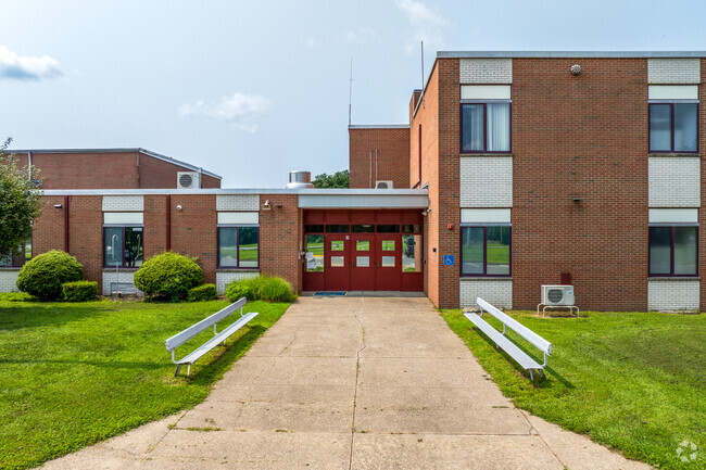 Preston Plains Middle School is a public school in Preston serving students in grades 6-8.