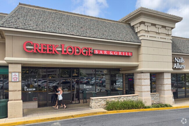 Many shopping and dining options are nearby the Rock Creek Village neighborhood in Aspen Hill.