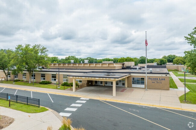 Palmer Lake Elementary has a student-teacher ratio of 14:1, better than the district average.