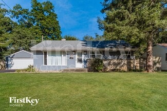 16088 W Des Plaines Dr, Libertyville, IL 60048