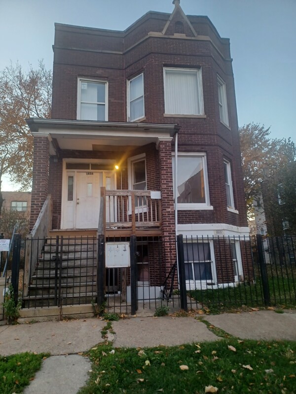 1856 S Harding Ave Unit 1856 S. Harding 2, Chicago, IL 60623