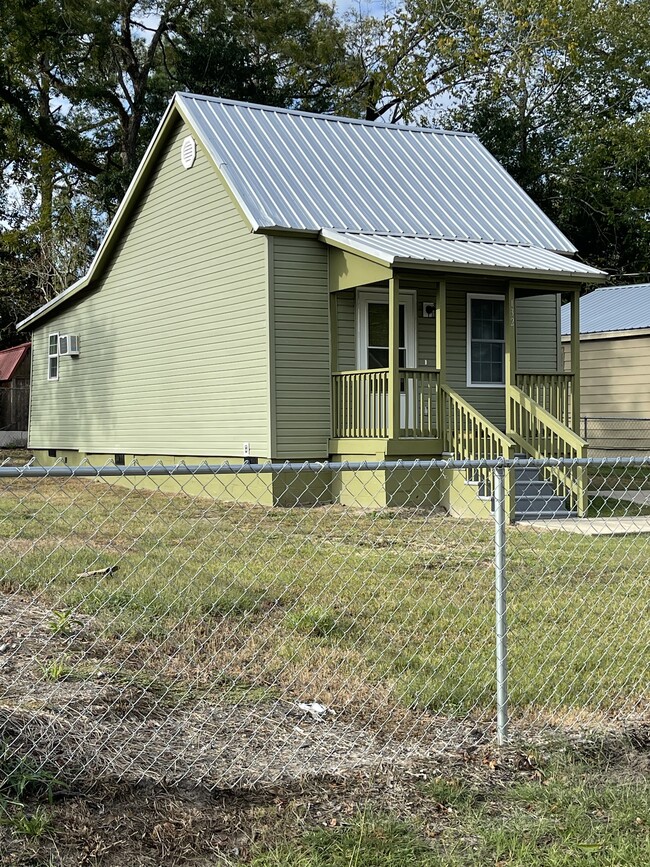 132 Patten St, Thomasville, GA 31792 - photo 2