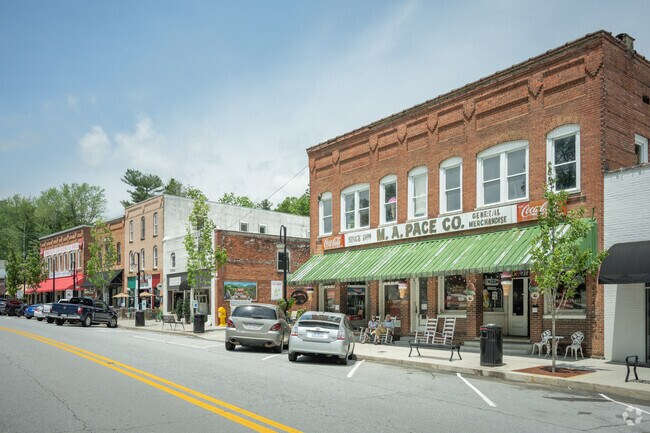 Storefronts and a walkable downtown make Saluda an attractive place for tourists and locals.