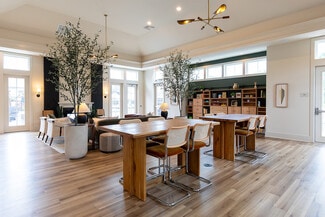 729 Crescent Woods Dr, Gahanna, OH 43230