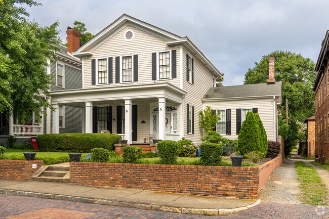 A commonly found craftsman style home in the InTown neighborhood of Macon, GA.