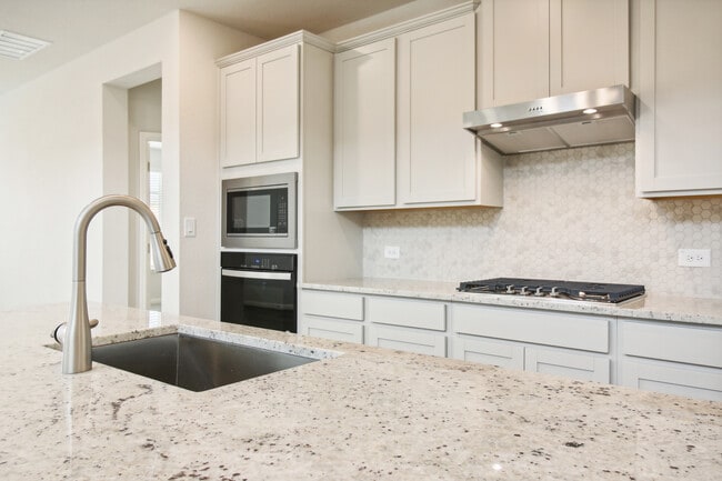 1402 Arcadian Rose, San Antonio, TX 78245 - photo 7