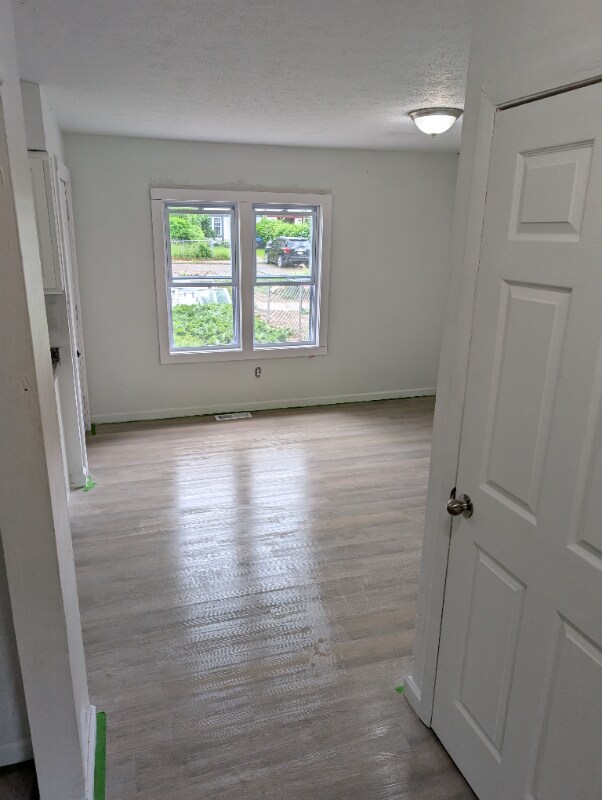 9338 Mt Auburn Ave unit 5, Cleveland, OH 44104 - photo 5