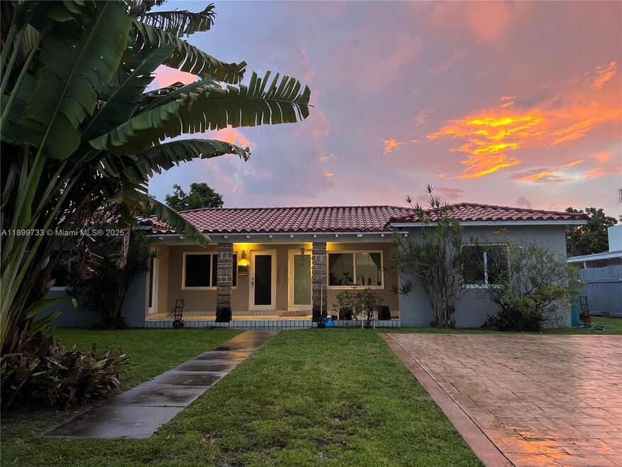 11020 NE 10th Ave, Biscayne Park, FL 33161 - photo 1