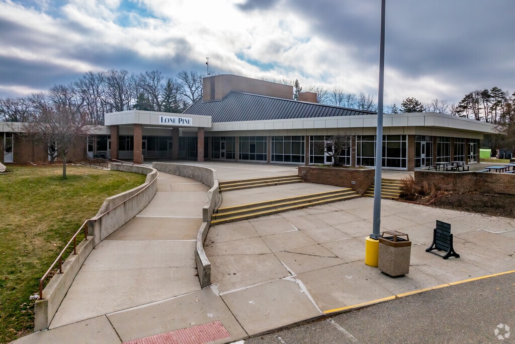 Lone Pine Elementary School, Rankings & Reviews