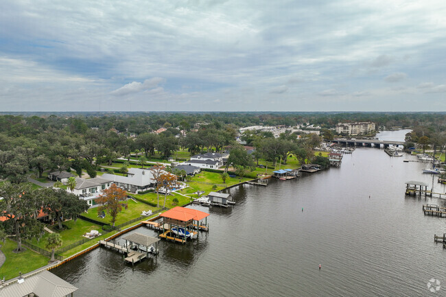 Waterfront homes are popular in Monclair neighborhood.