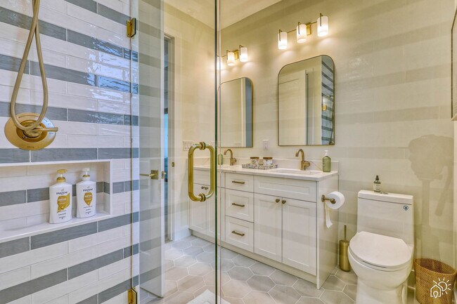 2215 Amnesty Dr unit ID1346492P, North Port, FL 34288 - photo 7