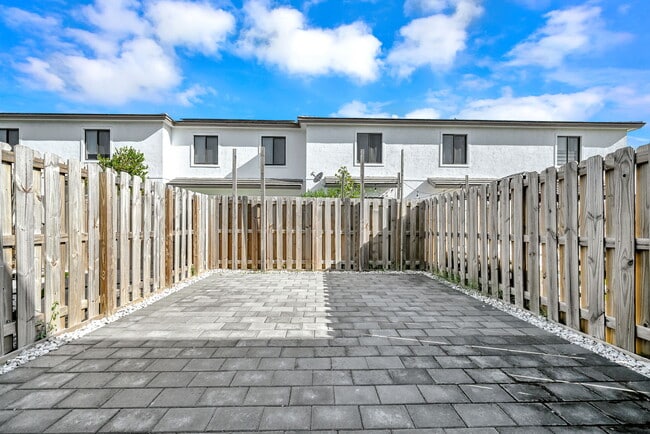 10817 SW 233rd St, Princeton, FL 33032 - photo 5