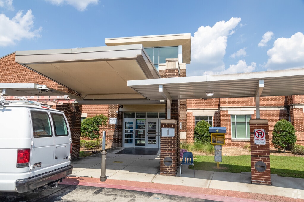 Main entrance to Feldwood Elementary School in South Fulton, College Park GA